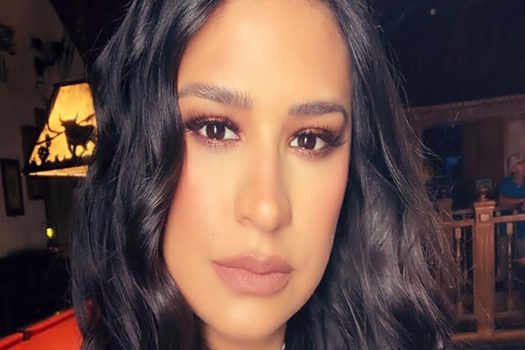 Simone mostra detalhes de seu quarto em mansão