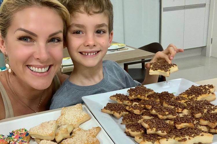 Ana Hickmann compartilha momentos inéditos com a família e arranca elogios dos internautas