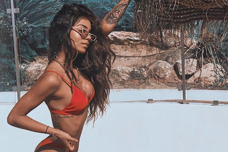 Brunna Gonçalves compartilha vídeo de desafio inusitado