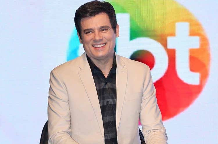 Depois de ataques, Celso Portiolli sai em defesa da TV Globo