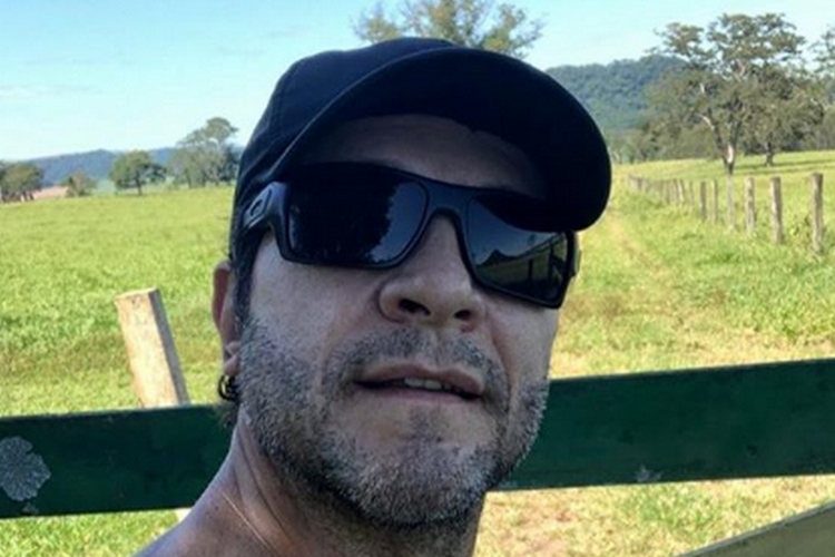 Sertanejo Daniel emplaca parceria com a Band para live no Dia das Mães