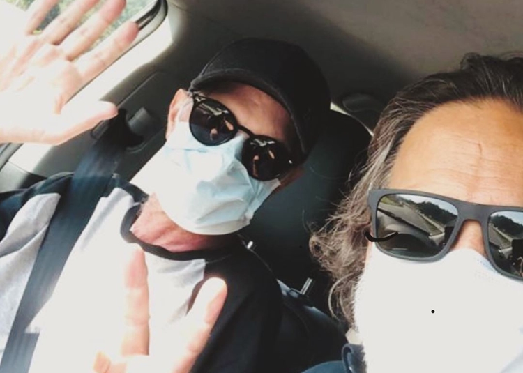 Diretor da Record deixa hospital depois de dois meses internado