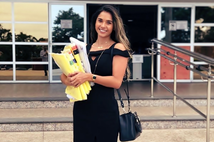 Gizelly Bicalho comemora ao sair do BBB20: “Meu emprego está me esperando!”