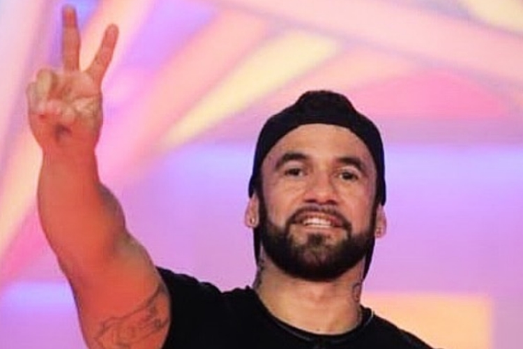 Ex BBB Hadson faz chá revelação e revela sexo do bebê