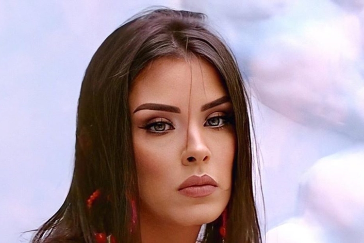 Ex-BBB Ivy fura quarentena para fazer procedimento estético e gera revolta na Web