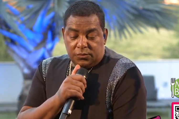 Luiz Carlos, vocalista do Raça Negra, comete gafe durante live