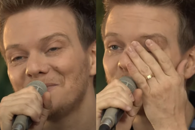 Sertanejo Michel Teló tem crise de choro ao realizar homenagem para a mãe durante live