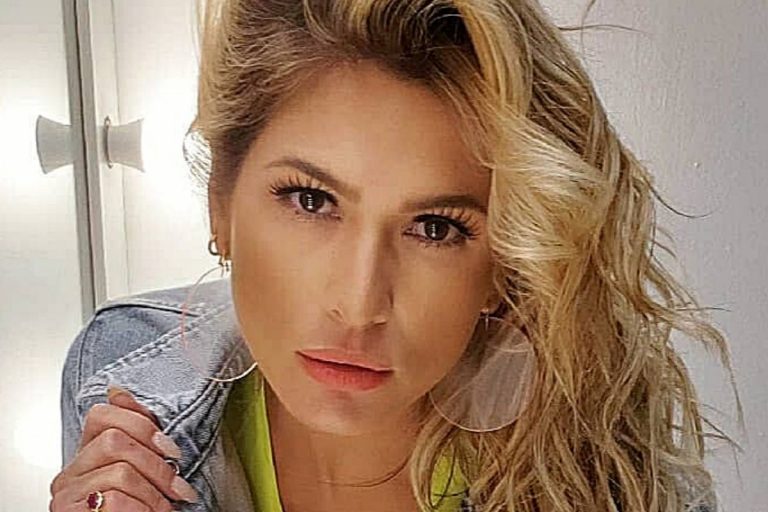 Lívia Andrade fala sobre suposta briga com Silvio Santos e se deixaria o SBT