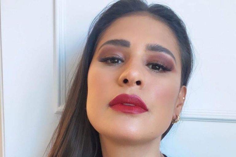 Sertaneja Simone, do duo com Simaria, é vítima de golpe e se revolta: “Bandidos”