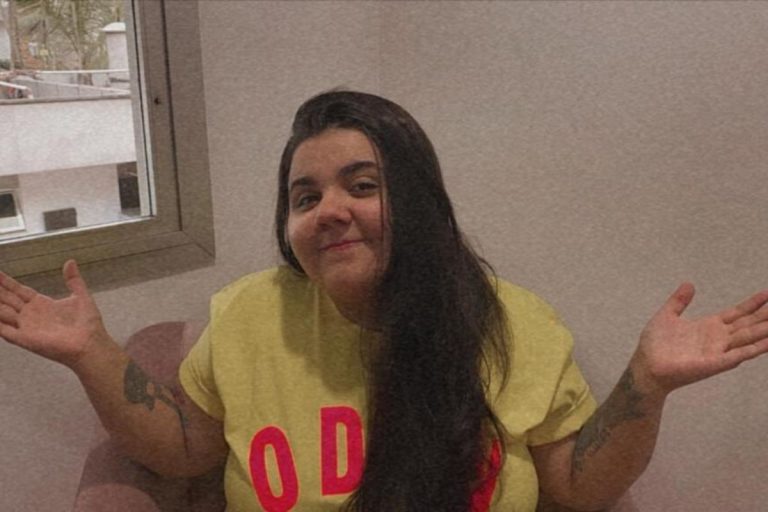 Sertaneja Yasmin Santos revela grandes dificuldades financeiras no início da carreira