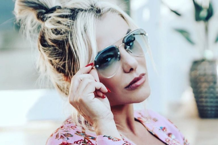 Esposa do sertanejo Leonardo comove com profundo desabafo: “Tudo passa”