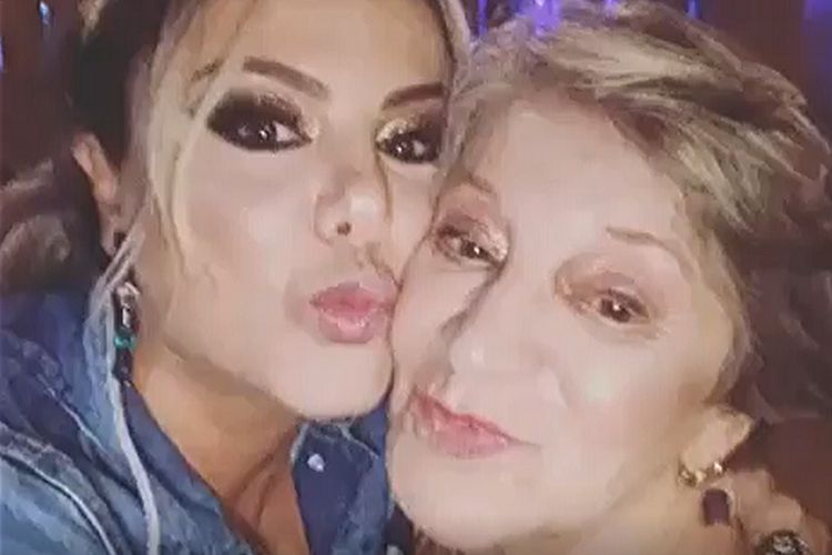 Esposa do sertanejo Leonardo entrega grande segredo da relação com a sua mãe