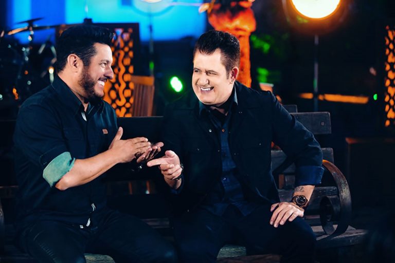 Bruno e Marrone também são advertidos por bebedeira em live