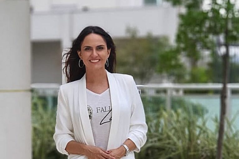 Situação de Carla Cecato na Record fica complicada