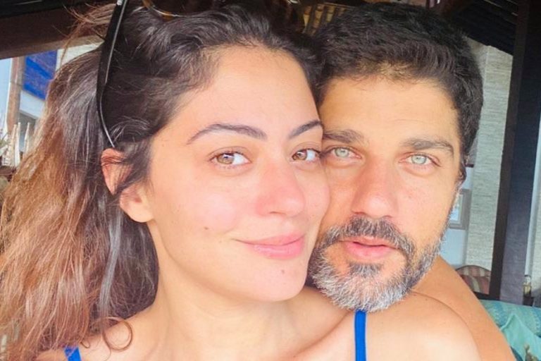 Bruno Cabrerizo faz flagra de Carol Castro durante intimidade e dispara: “Você não tá legal não”