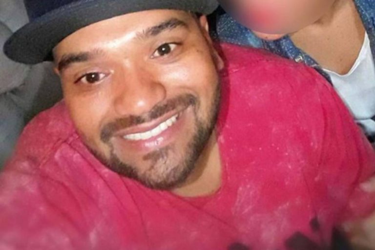 Famoso produtor musical morre de coronavírus