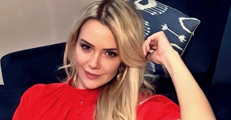 Marcela Mc Gowan mostra tatuagem em ensaio inusitado