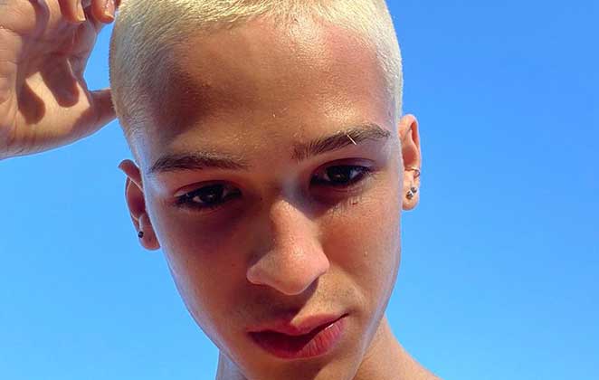 João Guilherme - Twitter Filho do sertanejo Leonardo surge com visual inusitado