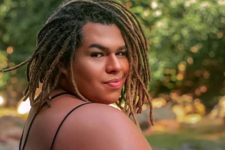 Lady Chokey, funkeira trans, vai processar famoso MC por transfobia