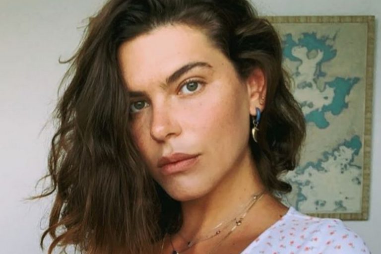 Mariana Goldfarb, esposa de Cauã Reymond, surge em pose ousada e ostenta corpo sarado: “Humilha mesmo”