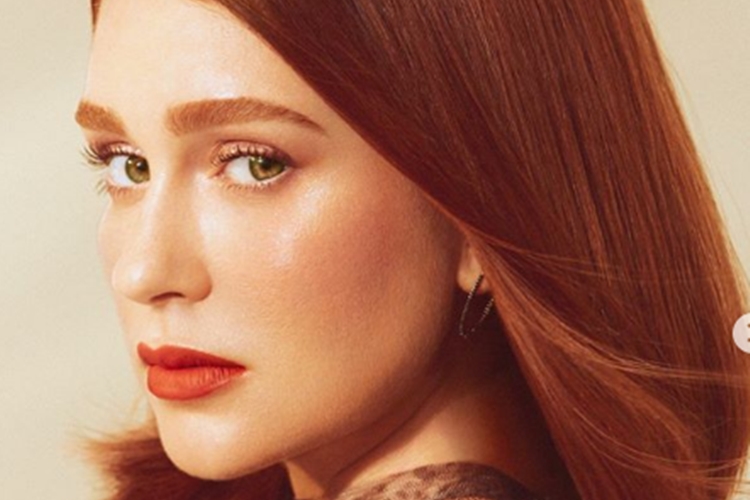 Marina Ruy Barbosa deixa o ruivo de lado e surge loira: “Uma nova fase”
