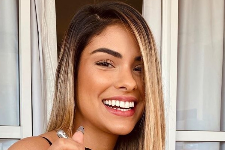 Munik Nunes posa em momento íntimo ao lado do namorado, sertanejo Caio Cesar