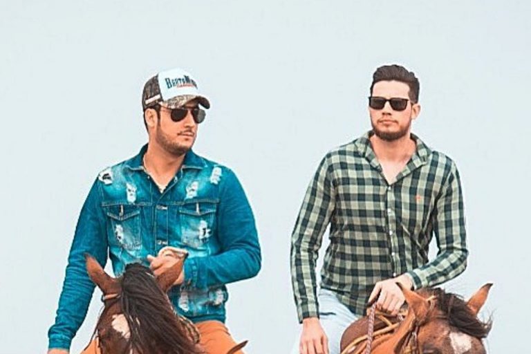 Cantor sertanejo investe em fábrica de máscaras: “Já que os shows não estão rendendo”