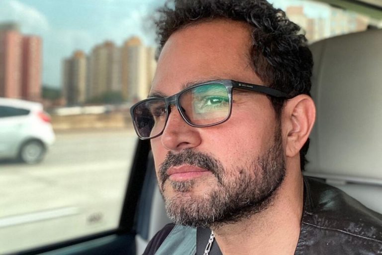 Sem shows, sertanejo Luciano Camargo anuncia trabalho fora dos palcos: “To craque nisso”