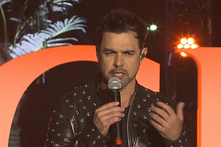 O cantor sertanejo Zezé di Camargo, durante a sua live - Reprodução: Instagram