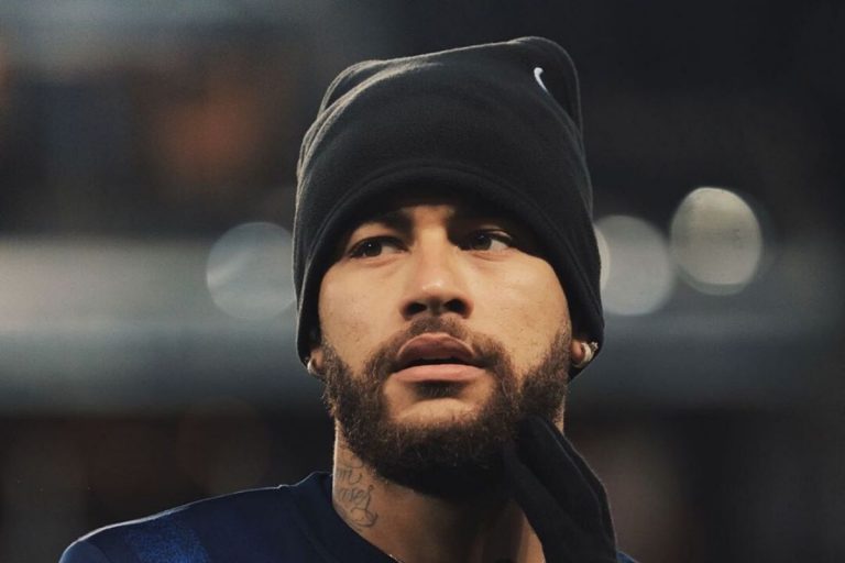 Equipe de Neymar se pronuncia sobre polêmica envolvendo o craque