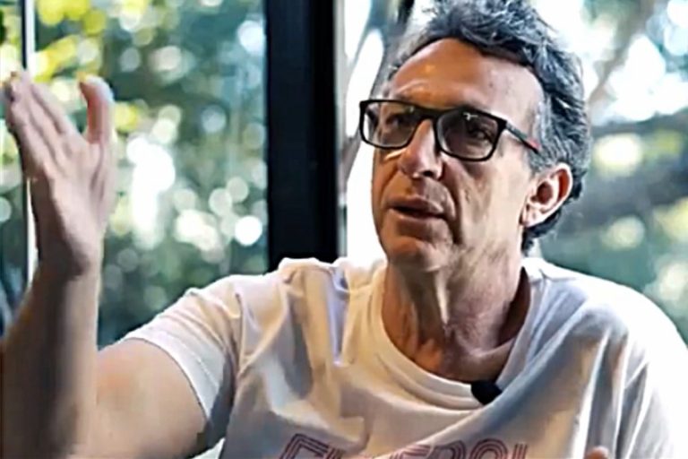 Craque Neto fecha com rádio