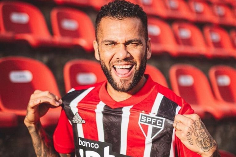 Irmã de famoso jogador vem causando polêmica com os seus vizinhos