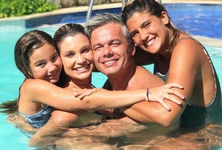 Otaviano Costa comemora aniversário com a família: “Base de tudo!”