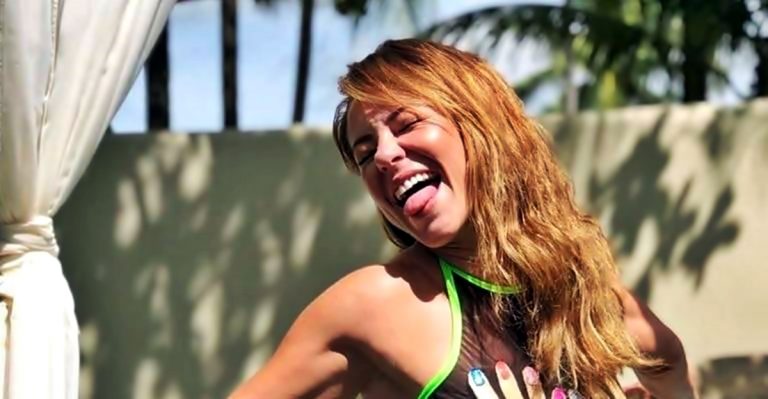 Atriz Paolla Oliveira faz revelação inusitada durante live com maquiador