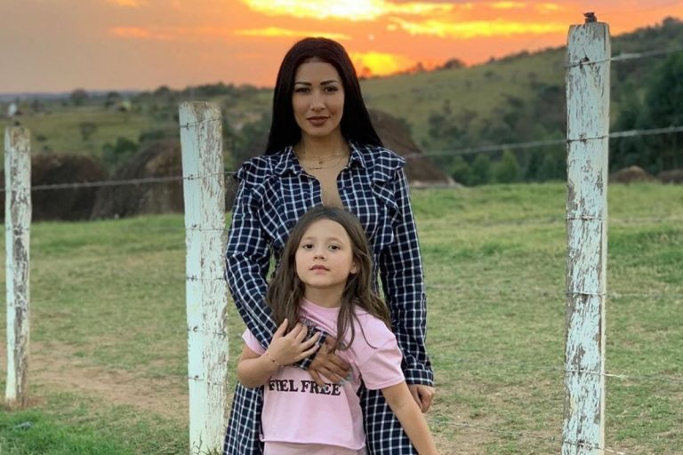Sertaneja Simaria se emociona após comentário da filha: “Sério?”