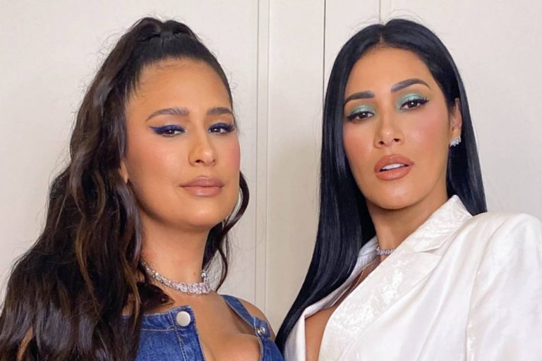 Simone passa saia justa durante live e Simaria brinca: “Dá audiência”