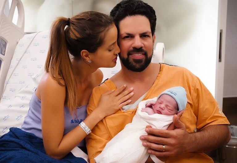 Sertanejo Sorocaba comemora nascimento do filho com Biah Rodrigues