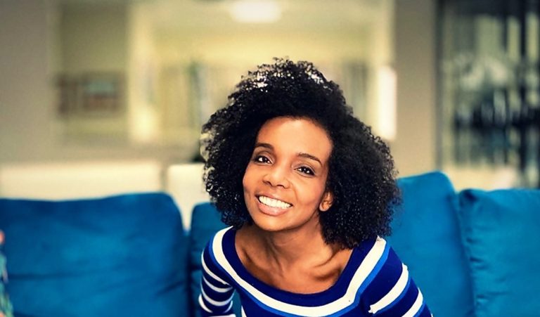 Thelma, do BBB20, posa com Clotilde e Gabi Martins também faz pedido