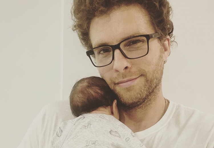 Thiago Fragoso comemora uma semana do filho: “amando cada segundo”