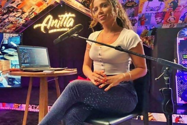 Anitta faz live em homenagens às mães com repertório especial: 'Inclusive pra minha que não está comigo hoje' — Foto: Reprodução/Instagram