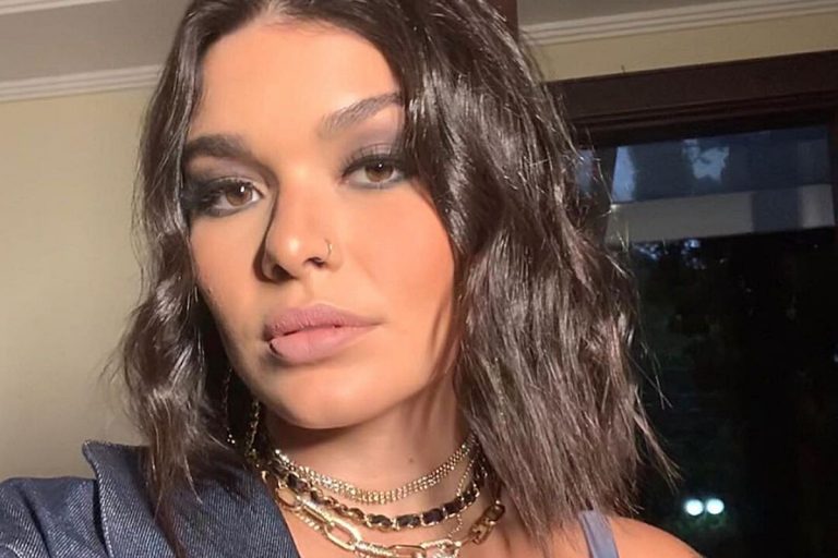 Famosa cantora relembra relacionamentos abusivos: “Procurava motivos para me culpar”