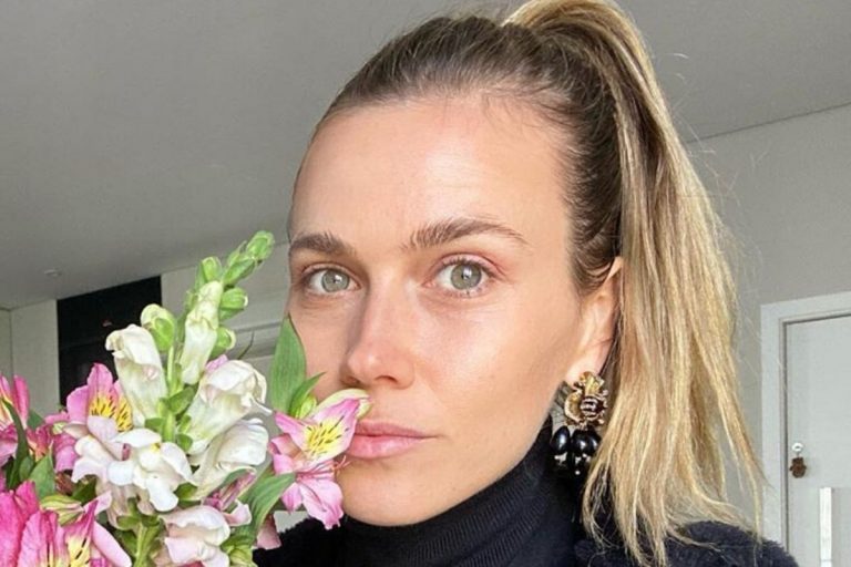 Renata Kuerten ‘cancela’ casamento e faz lamentação