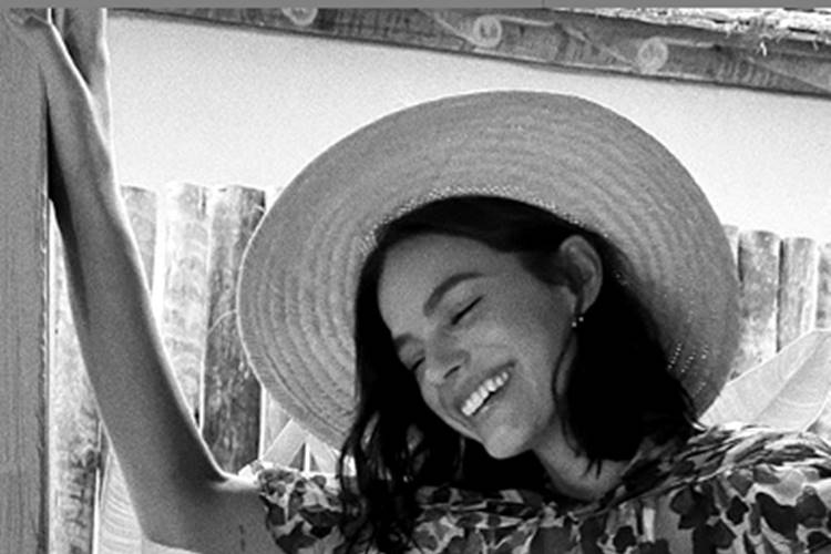 Bruna Marquezine recorda reação ao ter namoro revelado no ”Mais Você”