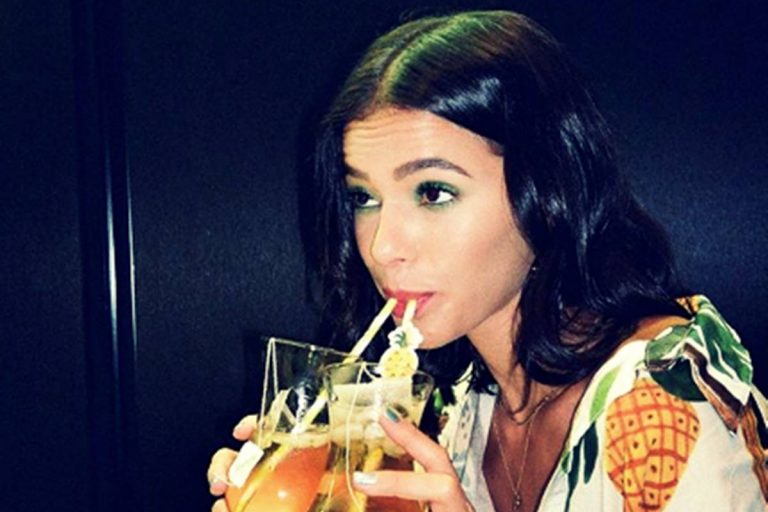 Bruna Marquezine debocha de jornalista após notícia de suposto affair