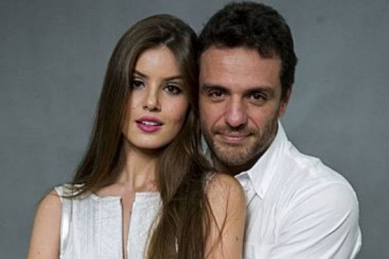 Rodrigo Lombardi relembra cenas de ‘Verdades Secretas’ com Camila Queiroz