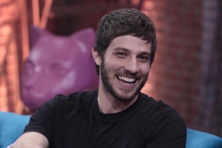 Chay Suede fala sobre reprise de ‘Novo Mundo’