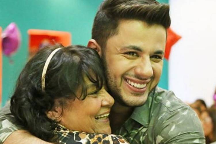 Mãe do sertanejo Cristiano Araújo faz grande revelação nos 5 anos da morte do filho