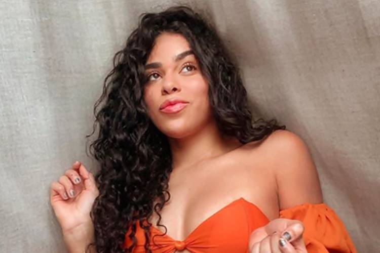 Ex-BBB Elana revela detalhes da relação com Whindersson Nunes