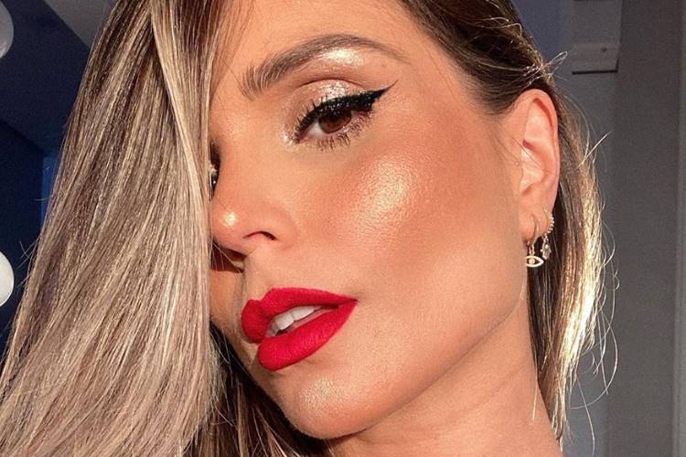 Flávia Viana revela o nome do filho com Marcelo Zangrandi