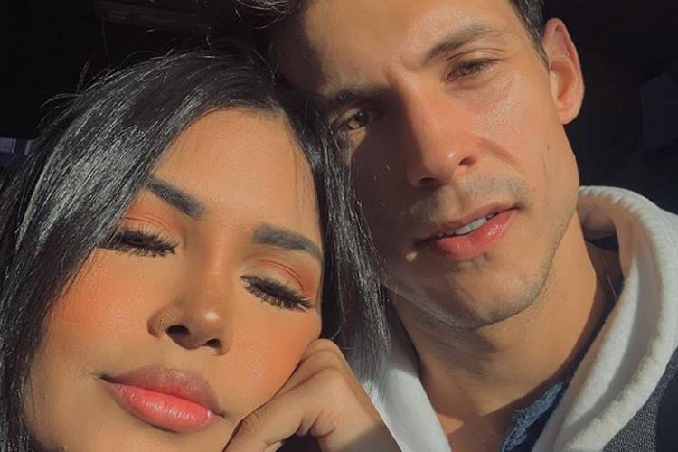 Namorado de Flayslane, do ‘BBB20’, posa sem camisa e ostenta corpo sarado